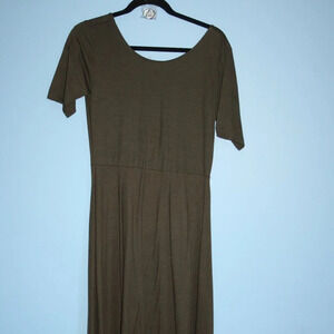 Premise A-Line Short Sleeve Hunter Green Midi Dress with Low Back Modest Size M